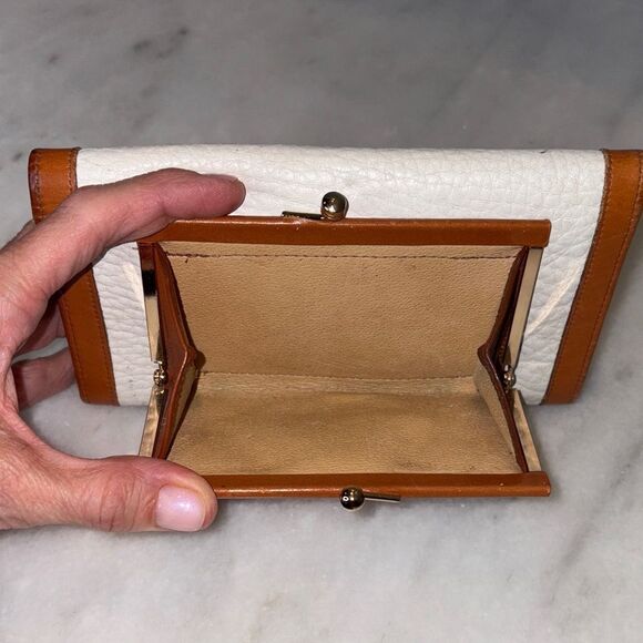 Dooney & Bourke Wallet Vintage Pebbled Leather Bifold Envelope Style Wallet - Picture 7 of 16